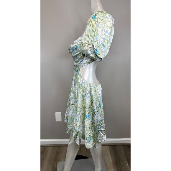NWT ASTR THE LABEL Clarita Dress in Green & Blue Floral Size L $390 - Picture 4 of 9